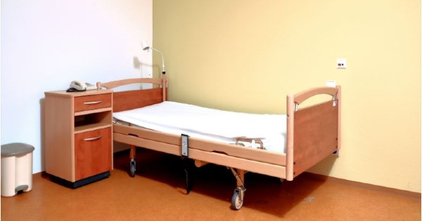 Nursing home room1.jpg